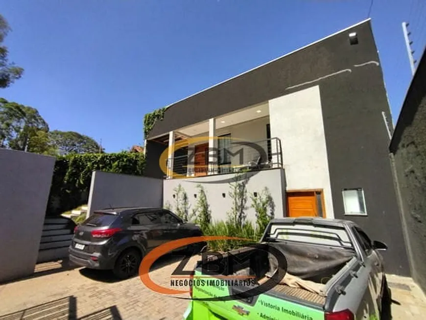 Foto 1 de Casa com 3 Quartos à venda, 224m² em Bancarios, Londrina