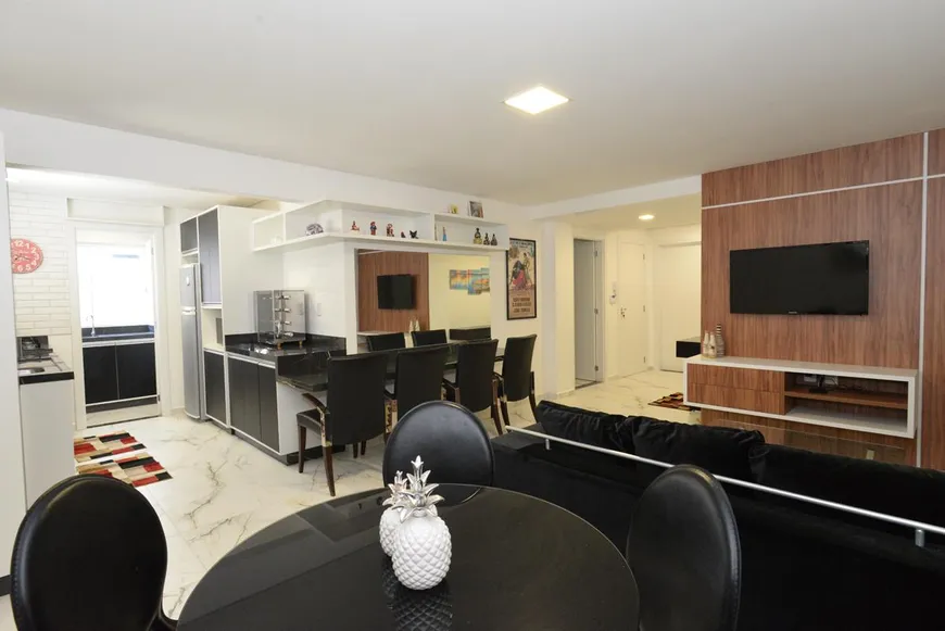 Foto 1 de Apartamento com 3 Quartos para alugar, 100m² em Praia de Mariscal, Bombinhas