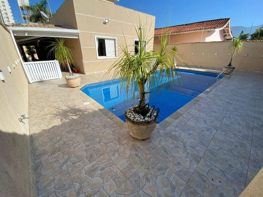 Foto 1 de Casa com 4 Quartos à venda, 384m² em Balneario Florida, Praia Grande