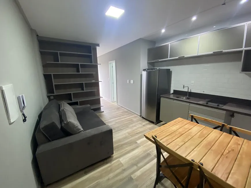 Foto 1 de Flat com 1 Quarto para venda ou aluguel, 40m² em Estrela Sul, Juiz de Fora