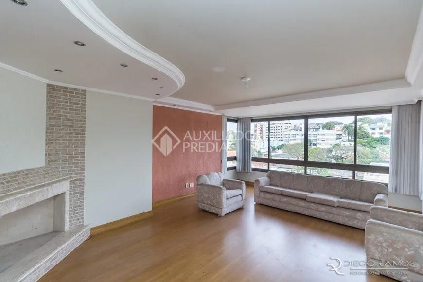 Foto 1 de Apartamento com 3 Quartos à venda, 197m² em Jardim Lindóia, Porto Alegre