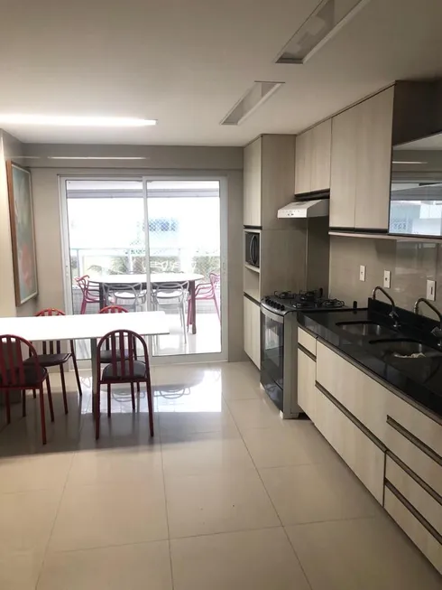 Foto 1 de Apartamento com 3 Quartos à venda, 208m² em Mucuripe, Fortaleza