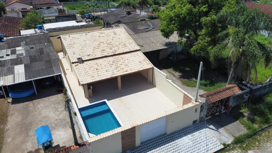 Foto 1 de Casa com 2 Quartos à venda, 116m² em Balneário Gaivota, Itanhaém