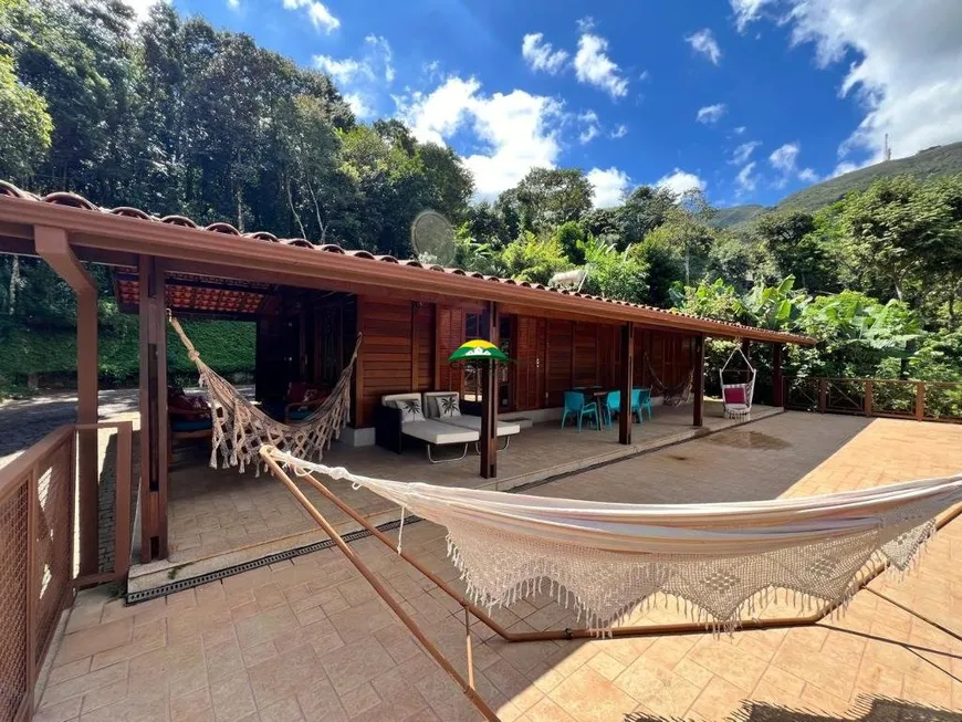 Foto 1 de Casa de Condomínio com 3 Quartos à venda, 300m² em Condomínio Retiro do Chalé, Brumadinho