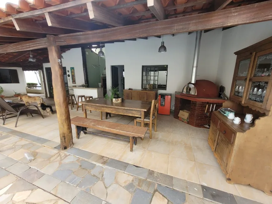 Foto 1 de Casa com 3 Quartos à venda, 258m² em Gávea, Uberlândia