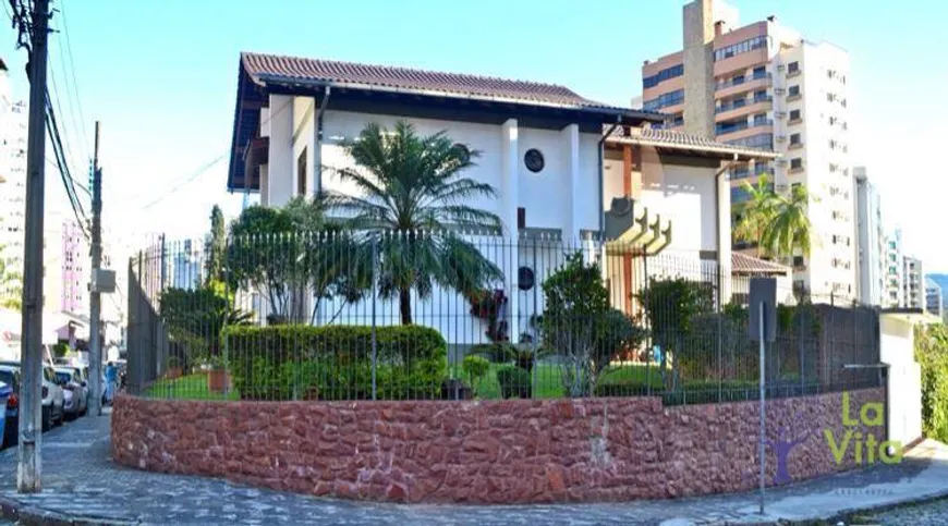 Foto 1 de Casa com 5 Quartos à venda, 422m² em Ponta Aguda, Blumenau