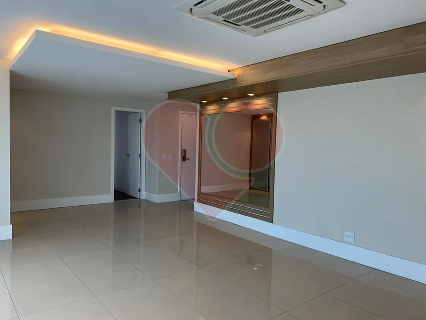 Foto 1 de Apartamento com 3 Quartos à venda, 156m² em Barra da Tijuca, Rio de Janeiro