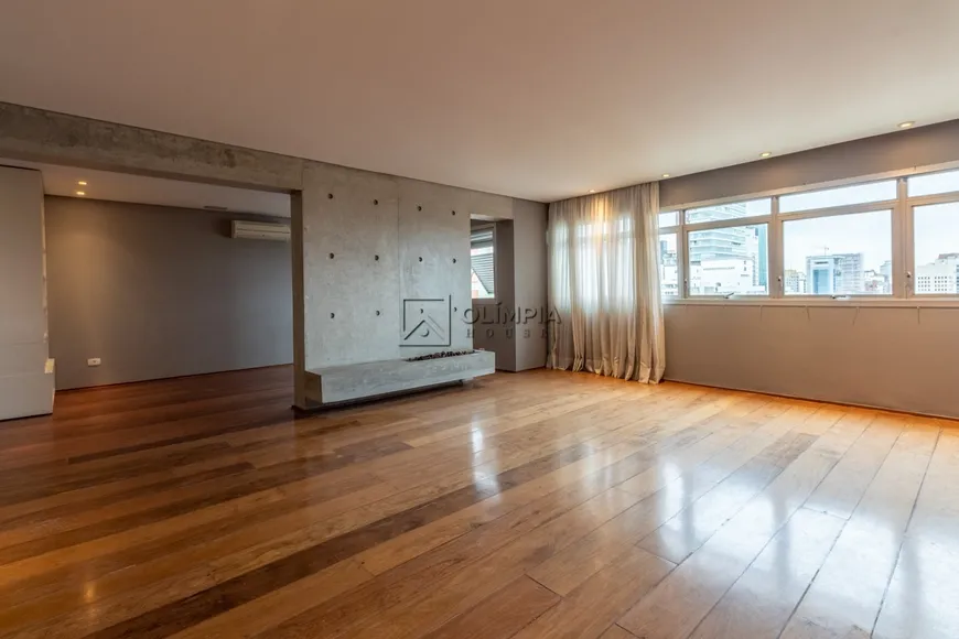 Foto 1 de Apartamento com 2 Quartos para alugar, 189m² em Itaim Bibi, São Paulo