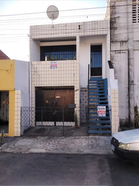 Foto 1 de Casa com 3 Quartos para alugar, 130m² em Centro, Fortaleza