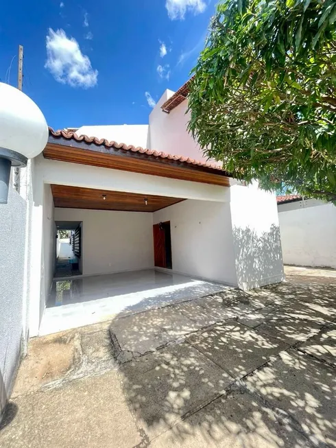 Foto 1 de Casa com 3 Quartos à venda, 258m² em Macaúba, Teresina