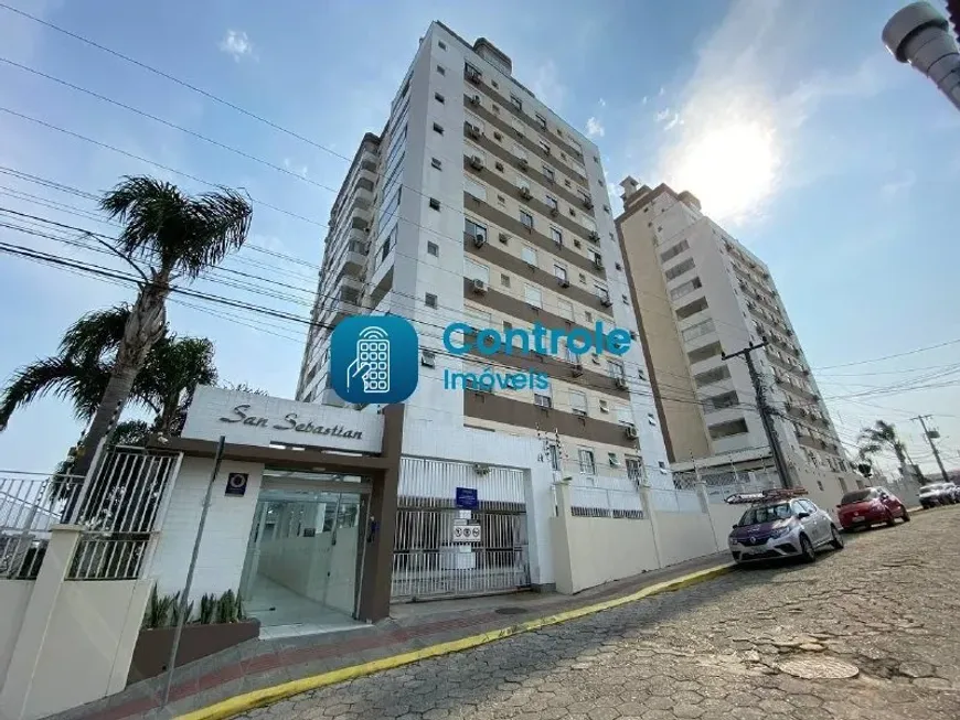 Foto 1 de Apartamento com 2 Quartos à venda, 76m² em Barreiros, São José