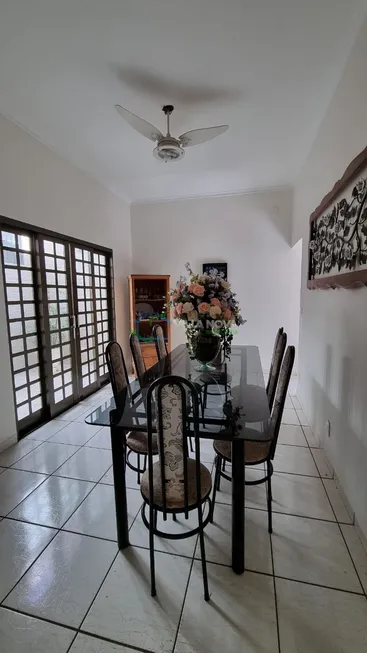 Foto 1 de Casa com 3 Quartos à venda, 169m² em Parque das Figueiras, Ribeirão Preto