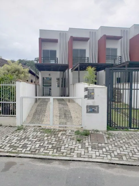 Foto 1 de Sobrado com 2 Quartos à venda, 68m² em Santo Antônio, Joinville