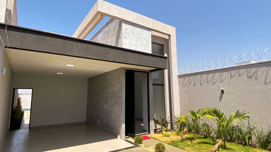 Foto 1 de Casa com 3 Quartos à venda, 210m² em Residencial Morumbi, Goiânia