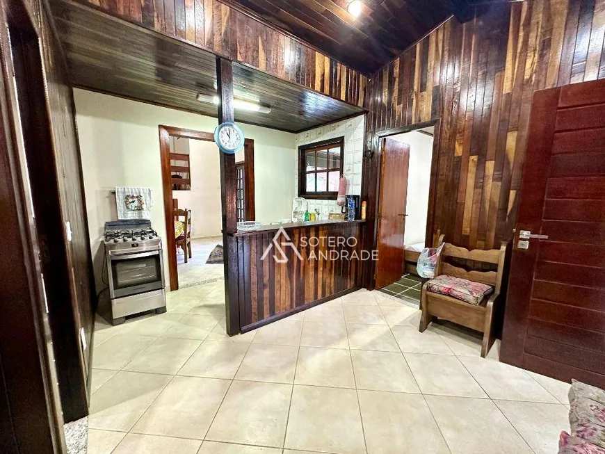 Foto 1 de Casa com 4 Quartos à venda, 200m² em Balneario Copacabana, Caraguatatuba