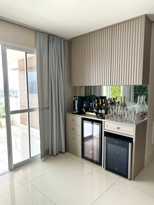 Foto 1 de Apartamento com 4 Quartos para alugar, 210m² em Quilombo, Cuiabá