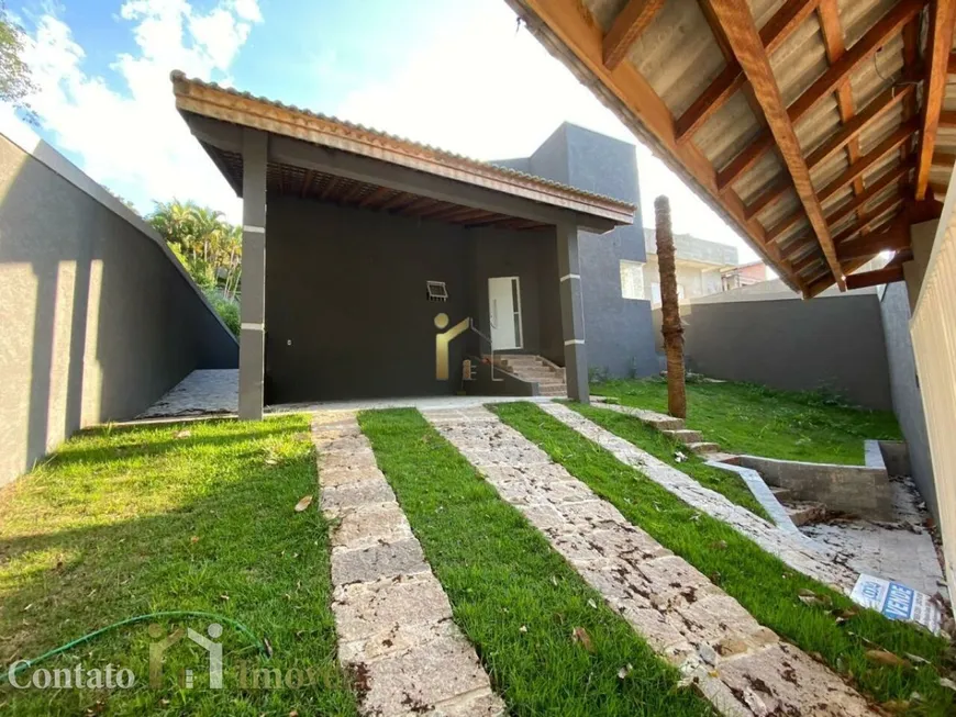 Foto 1 de Casa com 3 Quartos para venda ou aluguel, 200m² em Retiro das Fontes, Atibaia