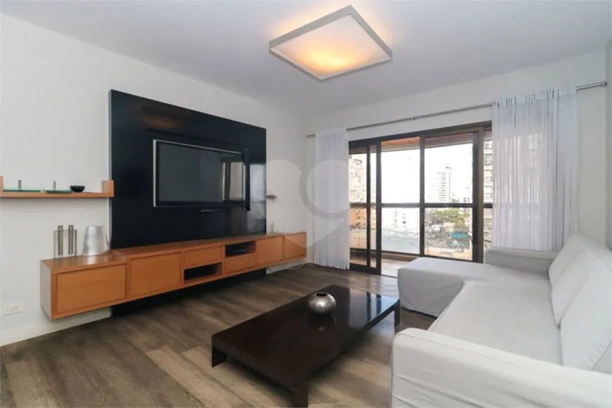 Foto 1 de Apartamento com 3 Quartos à venda, 130m² em Moema, São Paulo