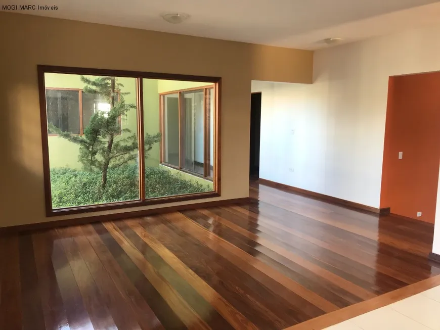 Foto 1 de Casa de Condomínio com 3 Quartos à venda, 479m² em Fazenda Palao Alpes de Guararema, Guararema