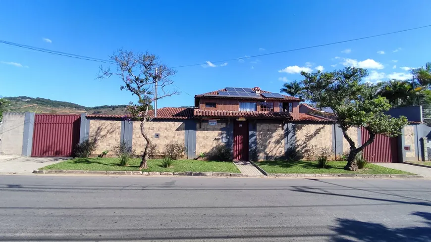 Foto 1 de Fazenda/Sítio com 4 Quartos à venda, 1500m² em Residência, Juiz de Fora