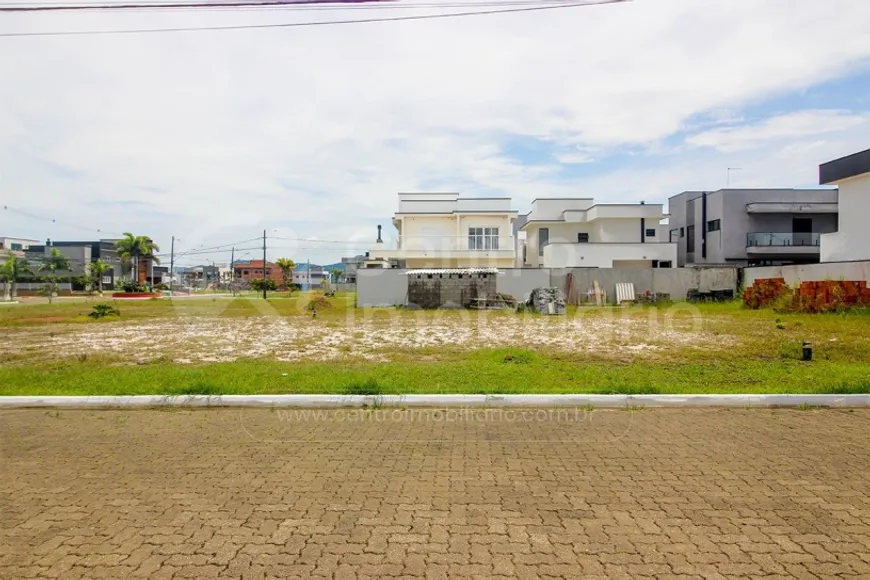 Foto 1 de Lote/Terreno à venda, 590m² em , Peruíbe