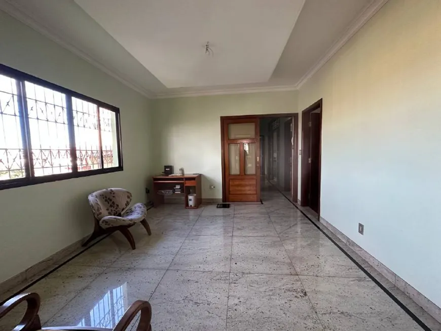 Foto 1 de Casa com 4 Quartos à venda, 920m² em Concórdia, Belo Horizonte