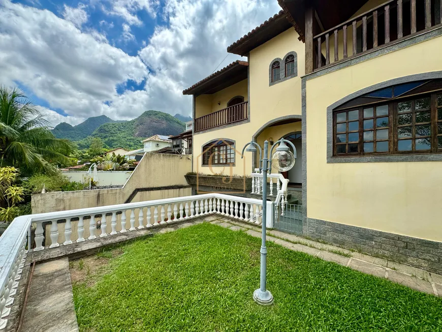 Foto 1 de Casa de Condomínio com 4 Quartos à venda, 483m² em Freguesia- Jacarepaguá, Rio de Janeiro