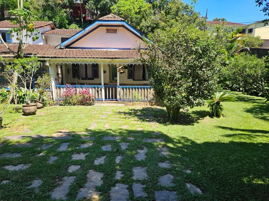 Foto 1 de Casa com 4 Quartos à venda, 10m² em Simeria, Petrópolis