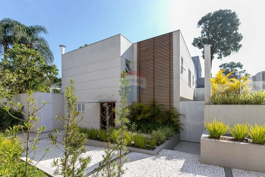 Foto 1 de Casa com 4 Quartos para alugar, 420m² em Granja Julieta, São Paulo