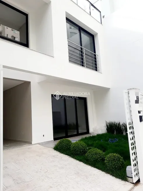 Foto 1 de Casa com 3 Quartos à venda, 220m² em Centro, Balneário Camboriú