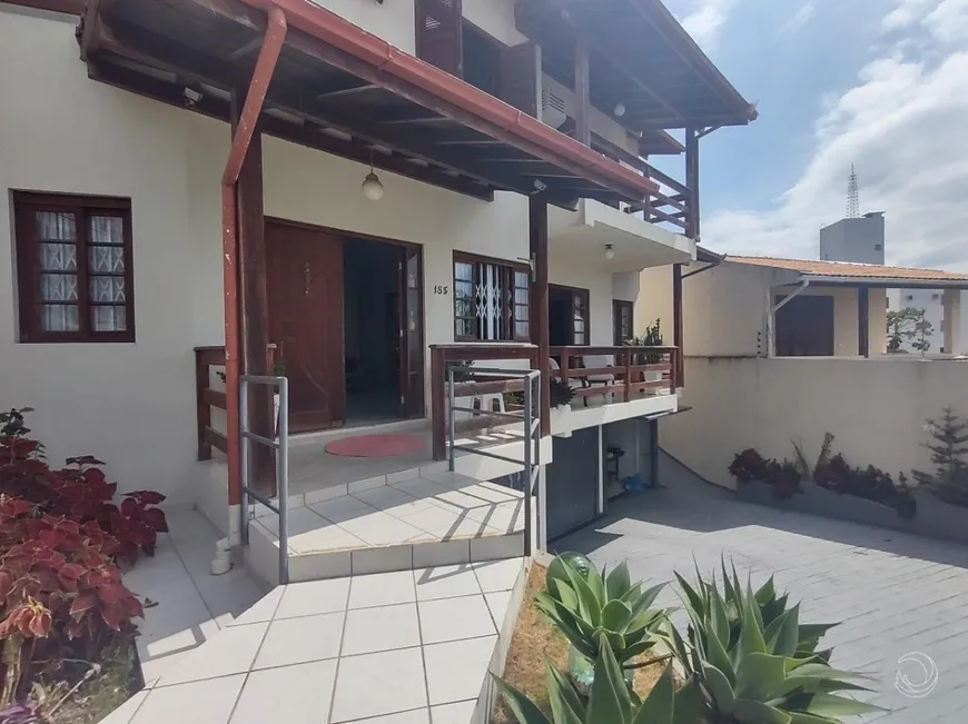 Foto 1 de Casa com 4 Quartos à venda, 329m² em Capoeiras, Florianópolis