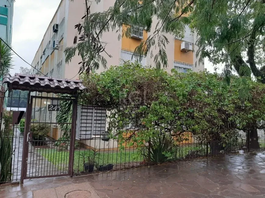 Foto 1 de Apartamento com 1 Quarto à venda, 42m² em Camaquã, Porto Alegre