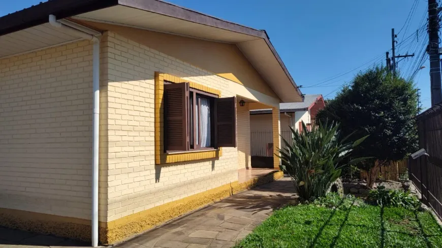 Foto 1 de Casa com 5 Quartos à venda, 185m² em Desvio Rizzo, Caxias do Sul