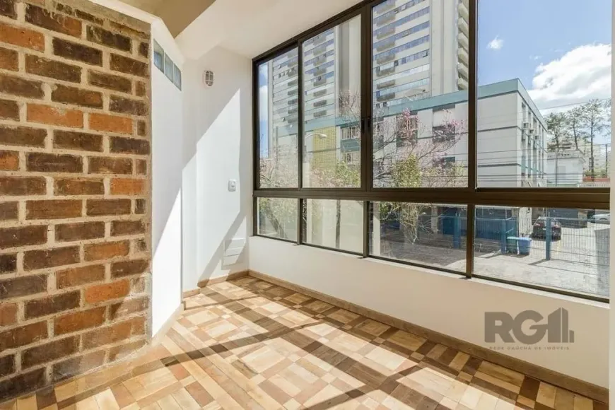 Foto 1 de Apartamento com 4 Quartos à venda, 136m² em Menino Deus, Porto Alegre