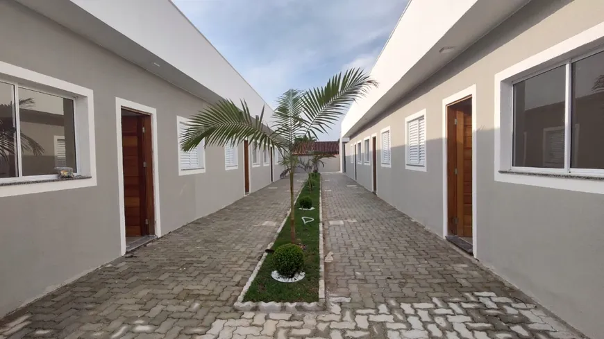 Foto 1 de Casa de Condomínio com 2 Quartos à venda, 46m² em Balneário Gaivota, Itanhaém