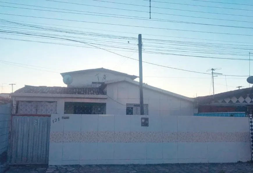 Foto 1 de Casa com 3 Quartos à venda, 200m² em Costa E Silva, João Pessoa