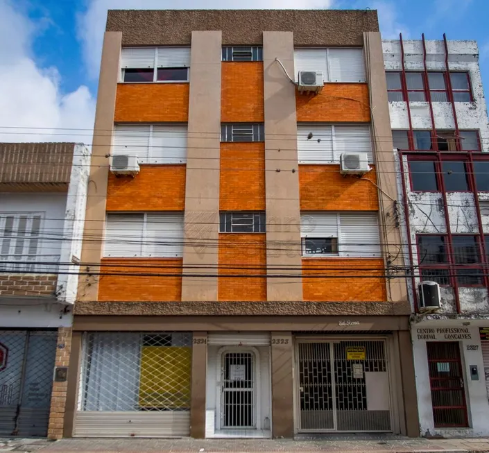 Foto 1 de Apartamento com 2 Quartos à venda, 82m² em Centro, Pelotas