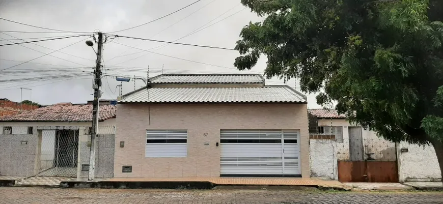 Foto 1 de Casa com 2 Quartos à venda, 110m² em Pajuçara, Natal