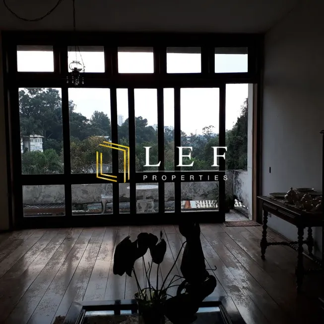 Foto 1 de Casa com 3 Quartos à venda, 600m² em Jardim Morumbi, São Paulo