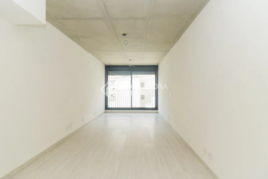 Foto 1 de Apartamento com 1 Quarto para alugar, 40m² em Azenha, Porto Alegre