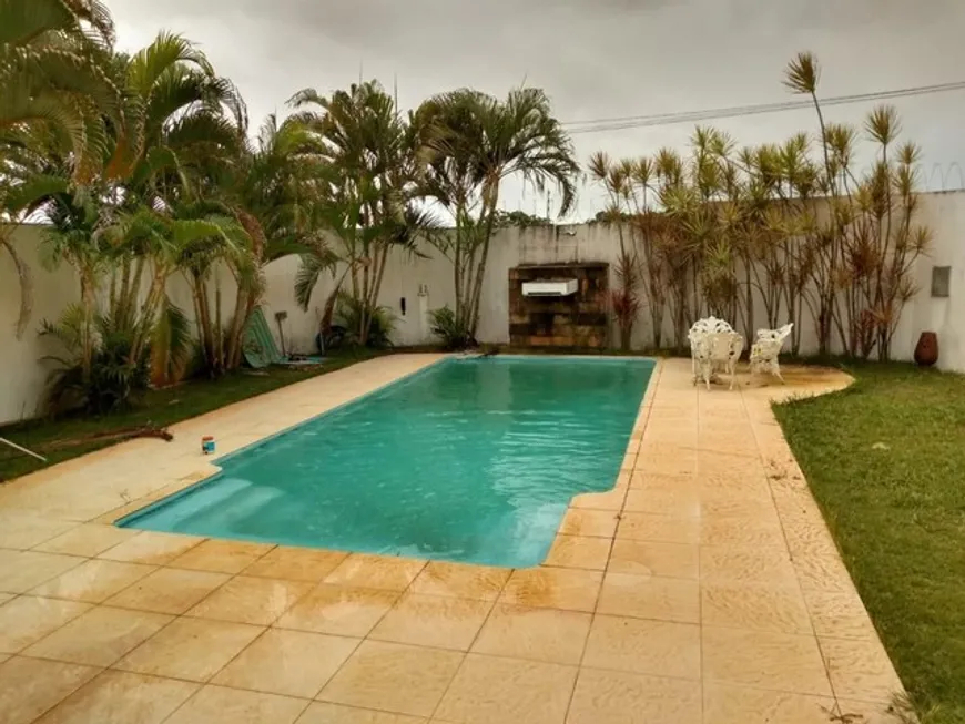 Foto 1 de Casa com 3 Quartos à venda, 280m² em Candelária, Natal