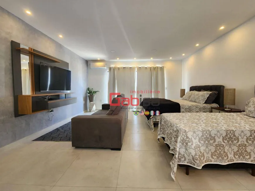 Foto 1 de Flat com 3 Quartos à venda, 135m² em Ogiva, Cabo Frio