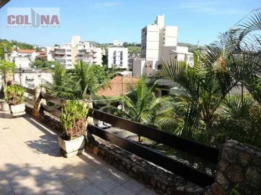 Foto 1 de Casa com 4 Quartos à venda, 450m² em Santa Rosa, Niterói