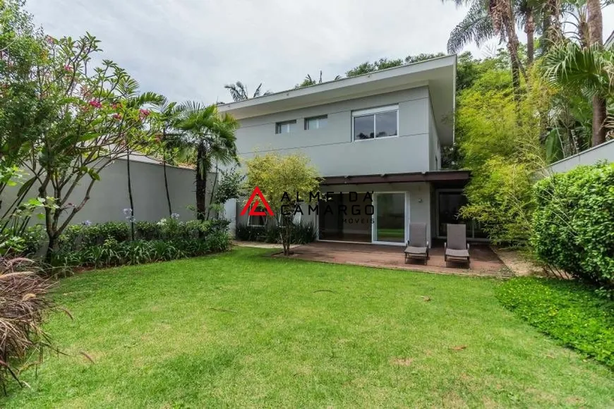 Foto 1 de Casa com 3 Quartos à venda, 319m² em Alto de Pinheiros, São Paulo