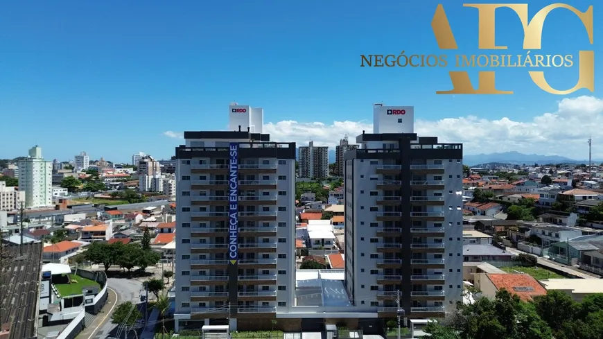 Foto 1 de Apartamento com 2 Quartos à venda, 75m² em Estreito, Florianópolis