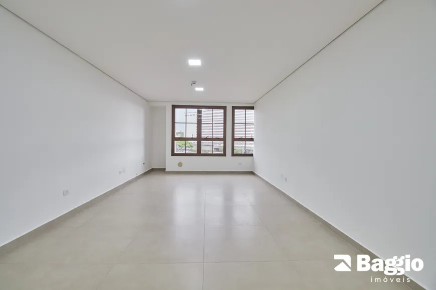 Foto 1 de Sala Comercial com 1 Quarto para alugar, 42m² em Cristo Rei, Curitiba