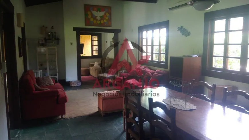 Foto 1 de Casa com 4 Quartos à venda, 450m² em Horto Florestal, Ubatuba