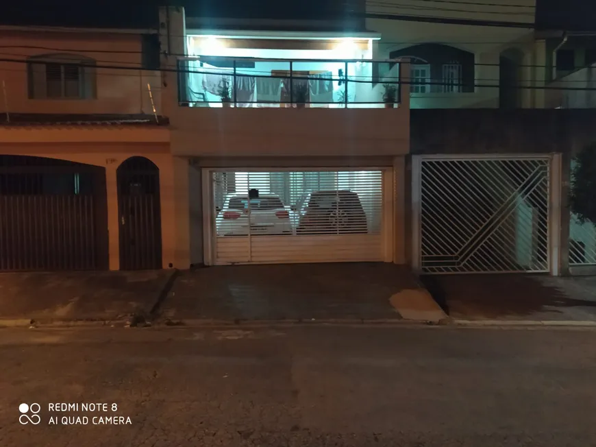 Foto 1 de Sobrado com 3 Quartos à venda, 240m² em Jardim Las Vegas, Santo André