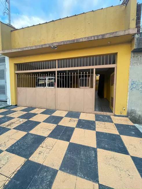 Foto 1 de Casa com 2 Quartos à venda, 130m² em Vila Taquari, São Paulo