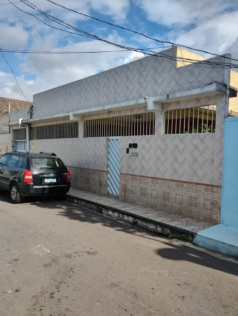 Foto 1 de Casa com 3 Quartos à venda, 100m² em Parque Dez de Novembro, Manaus